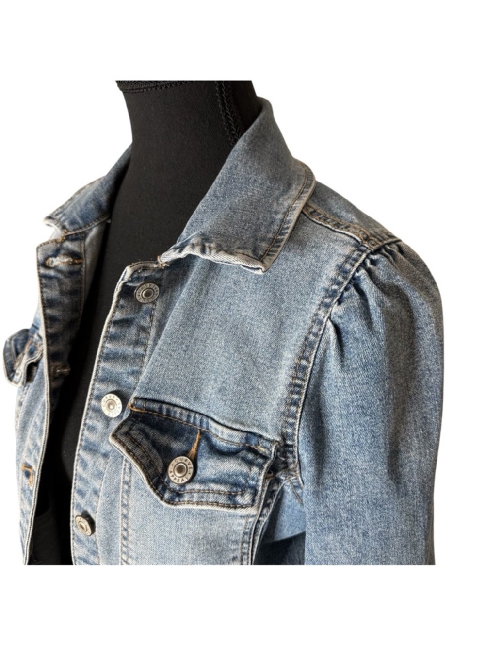 CURVE APPEAL Light Wash Denim Jean Jacket Puff Sleeve Shoulder Size Medium